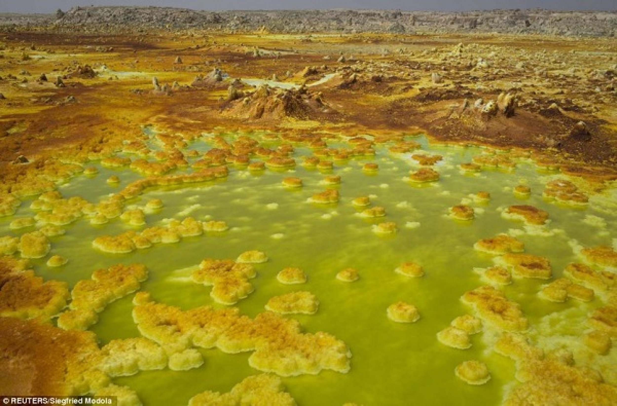 Самое теплое на земле. Долина Даллол Эфиопия. Даллол поселение. Danakil depression, Эфиопия. Город-призрак Даллол.