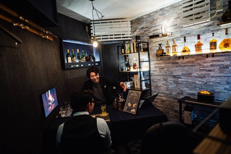 Karriertanácsadást kapnak a vendégek Japán új bárjában