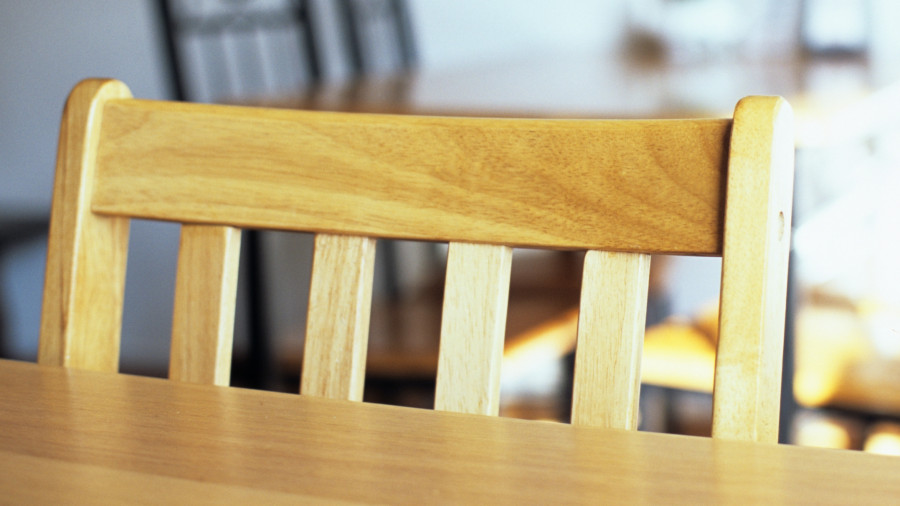 Sokat elmond rólad, ha felálláskor visszatolod a széket az asztalhoz